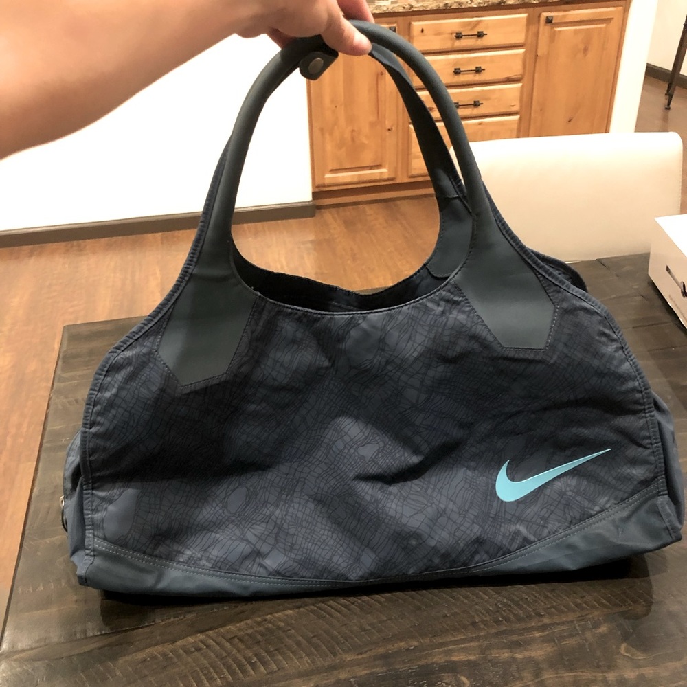 Nike gym duffel bag